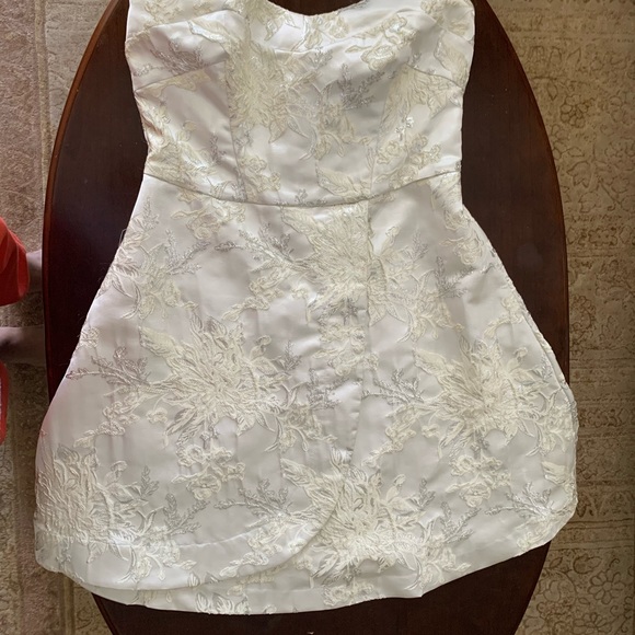 RW&CO SZ12-Strapless Dress - Picture 8 of 14